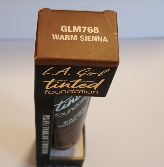 ๐น3/$12 LA Girl Tinted Foundation, Warm Sienna - Picture 4 of 6